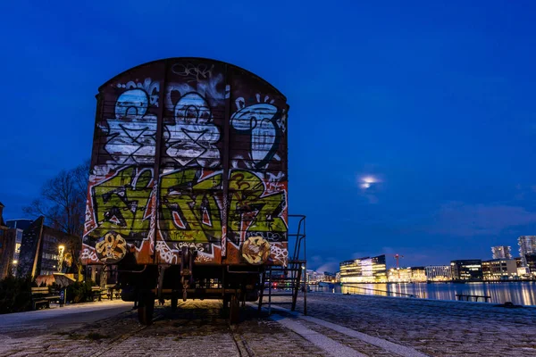 Koppenhága Dánia Egy Régi Vasúti Kocsi Islandsbrygge Vízparton Egy Kocogó — Stock Fotó