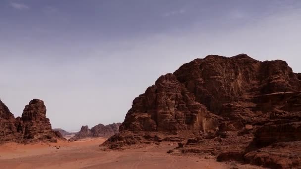 Wadi Rum Jordánsko Rudá Skalnatá Pískovcová Poušť Jižního Jordánska — Stock video