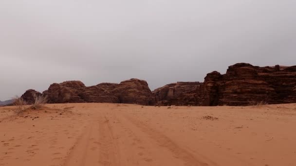 Wadi Rum Ürdün Güney Ürdün Kırmızı Kayalık Kumtaşı Çölü — Stok video
