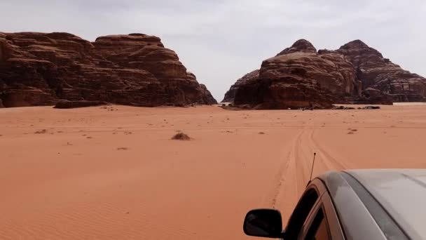 Wadi Rum จอร แดน ทะเลทรายห แดงและห นทรายทางตอนใต ของจอร แดน — วีดีโอสต็อก