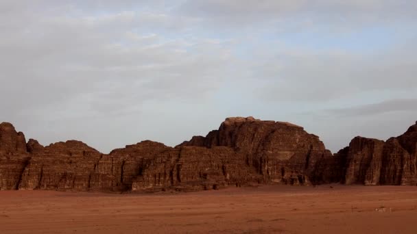 Wadi Rum Jordánia Dél Jordánia Vörös Sziklás Homokkő Sivatagja — Stock videók