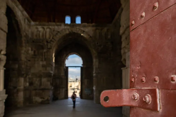Амман Иордания Туристы Посещают Дворец Омейядов Амманской Цитадели — стоковое фото