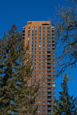 Kopenhag, Danimarka 'nın Carlberg Byen bölgesinde Bohr' un Kulesi adında yüksek ve Denamrk 'ın en yüksek gökdelenidir..