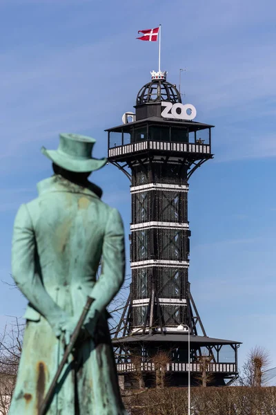 Copenhaga Dinamarca Torre Jardim Zoológico Copenhaga Uma Estátua Poeta Adam — Fotografia de Stock