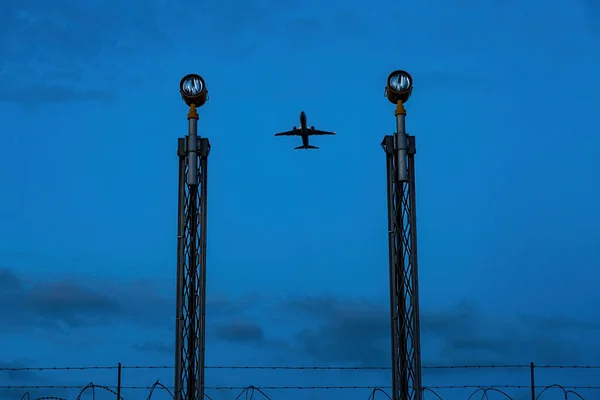 Kopenhaga Dania Samolot Pasażerski Odrzutowiec Startuje Lotnisku Kastrup — Zdjęcie stockowe
