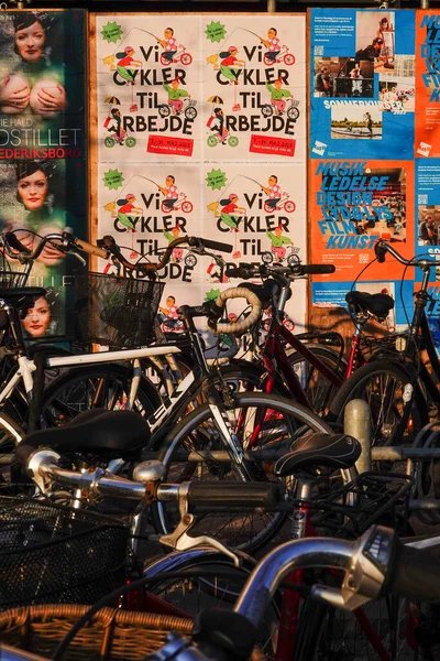 Kopenhaga Dania Parking Dla Rowerów Centrum Miasta Plakat Duńsku Jeździmy — Zdjęcie stockowe