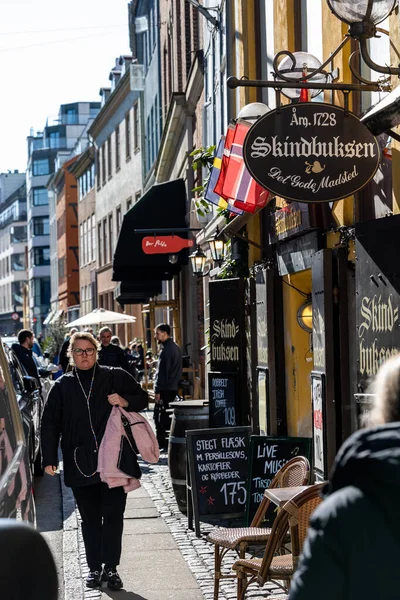 Kopenhagen Dänemark Menschen Spazieren Einem Sonnigen Tag Auf Der Lille — Stockfoto