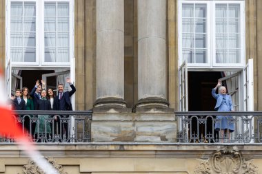 Kopenhag, Danimarka. 16 Nisan 2023. Halk ve Kraliyet Muhafızları Margrethe II..