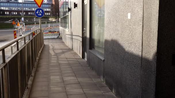 Стокгольм Швеция Рейсовый Автобус Районе Фехольмен Выходит Подземного Автобусного Депо — стоковое видео