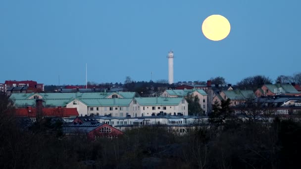 Stockholm Zweden Maan Gaat Onder Boven Westelijke Skyline Van Voorstad — Stockvideo