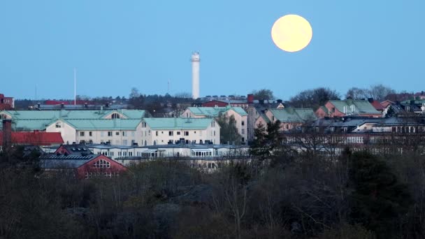 Stockholm Suède Lune Couche Sur Horizon Ouest Banlieue — Video