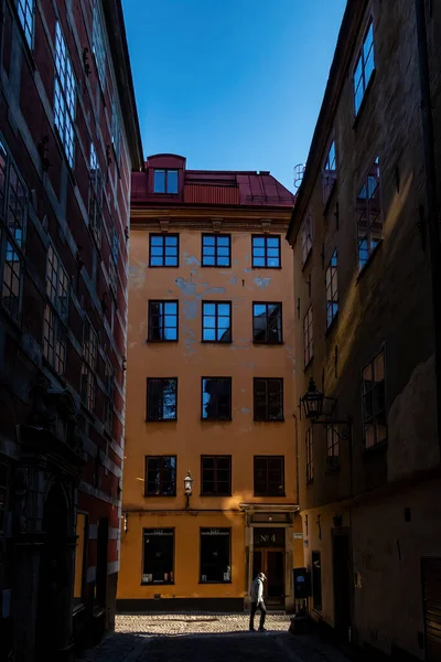 Stockholm Zweden Een Persoon Die Loopt Sjalagardsgatan Kopmangatan Oude Stad — Stockfoto