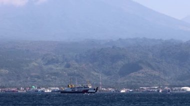 Gilimanuk, Bali, Endonezya Bir yolcu feribotu Bali Denizi 'ni geçer Gilimanuk abd Ketapang, Java, Endonezya arasında