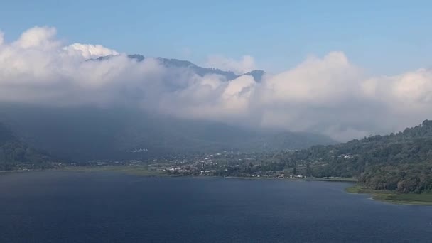 북부의 칼데라 화산에 쌍둥이 호수의 — 비디오