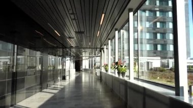Stockholm, İsveç Uluslararası Arlanda havaalanında bir koridor.  