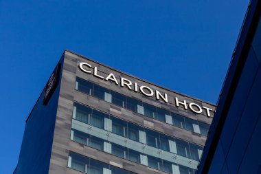 Stockholm İsveç Clarion Oteli için Arlanda Havaalanı 'nda ön cephe ve imza..