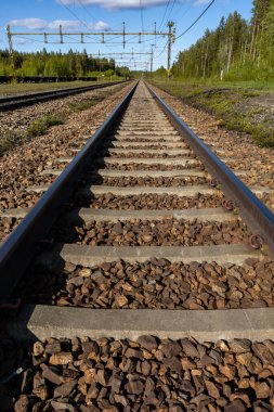 Skelleft çayı, İsveç Demiryolu mesafeye doğru kayboluyor..