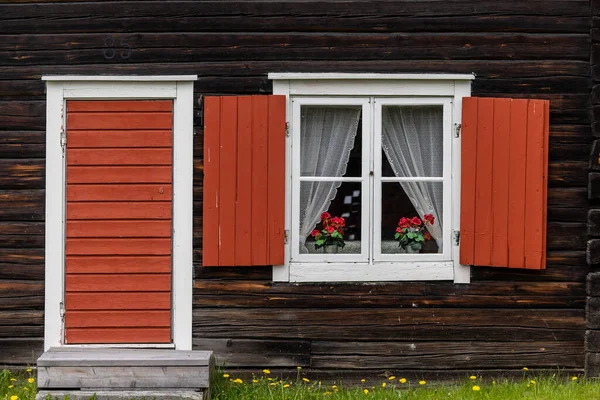 Skelleftea Sweden Cute Windowsill Flowers Historic Culture Neighborhood Bonnstan — Stock Photo, Image
