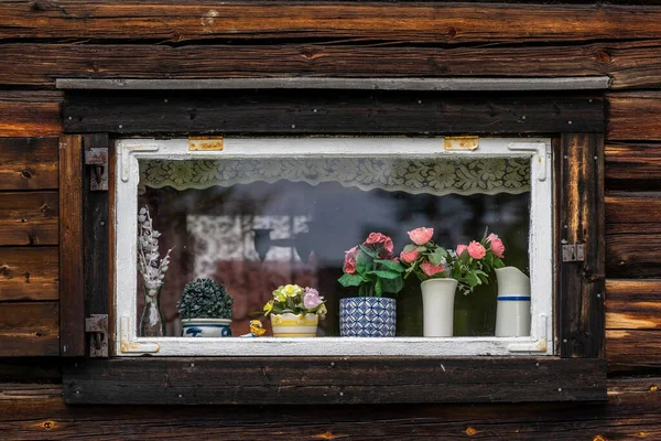 Skelleftea Schweden Eine Niedliche Fensterbank Und Blumen Historischen Und Kulturellen — Stockfoto