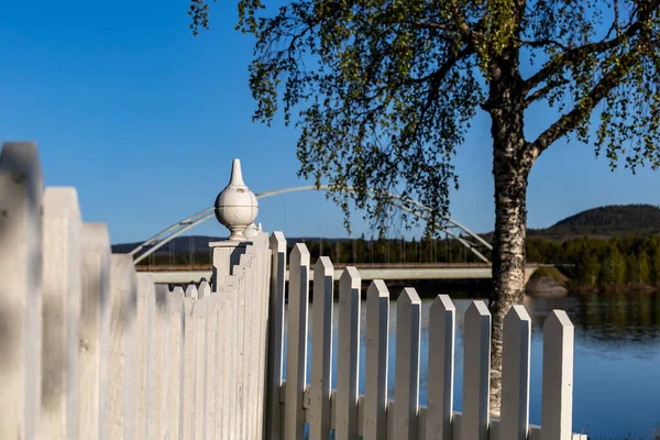 Sorsele Zweden Een Wit Houten Hek Rond Het Kerkhof Vroege — Stockfoto