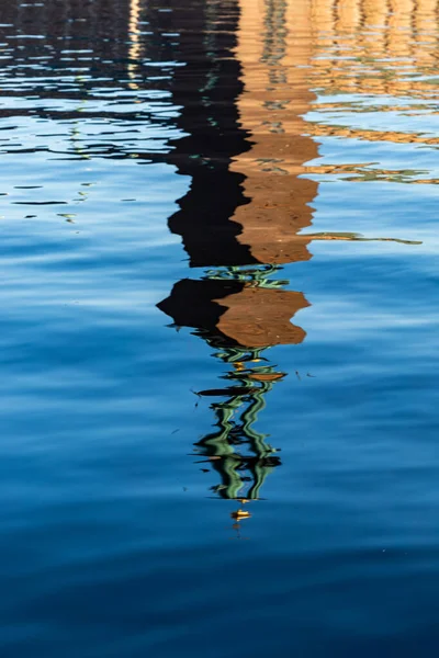Stockholm Schweden Ein Spiegelbild Des Stockholmer Rathauses Wasser — Stockfoto