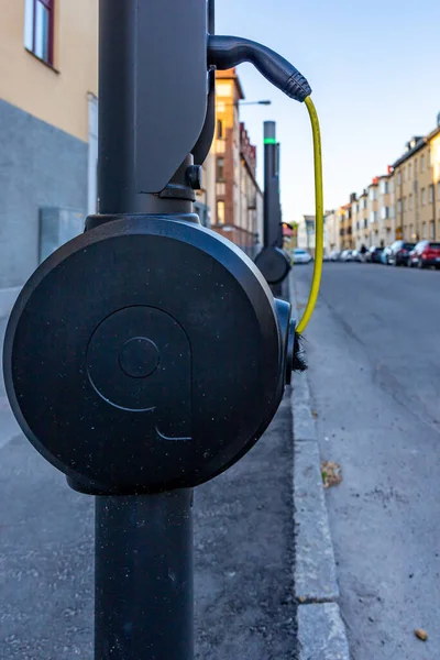 Stoccolma Svezia Giugno 2023 Posto Ricarica Auto Elettriche Strada Nel — Foto Stock