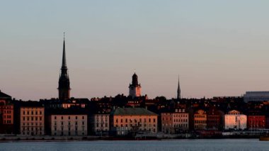 Stockholm, İsveç Gamla Stan ya da Old Town üzerinde gün doğumu manzarası