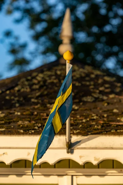 Stockholm Sverige Liten Svensk Flagga Blåser Vinden Över Dörren Till — Stockfoto