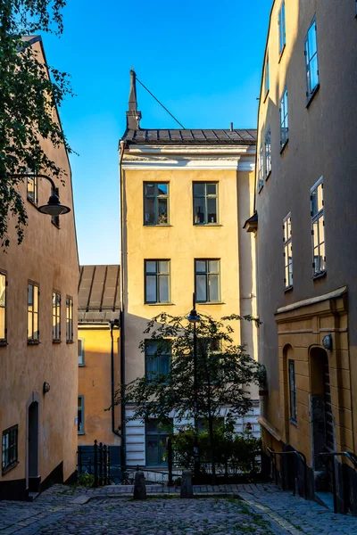 瑞典斯德哥尔摩索德马尔姆狭窄的Ugglegrand巷 — 图库照片