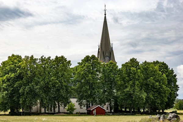 Tarna Schweden Der Kirchturm Von Tarna Dickicht Der Bäume — Stockfoto