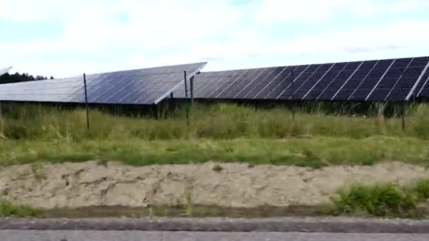 Strangnas Szwecja Tablica Paneli Słonecznych Polu — Wideo stockowe