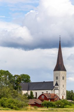 Strangnas, İsveç Fogdo Kilisesi ve Kırmızı Ev.