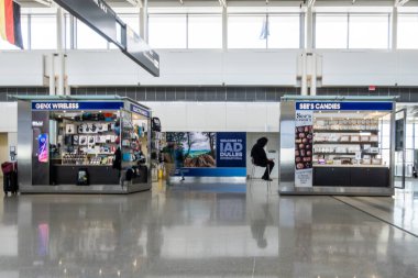 Washington DC, ABD 4 Ağustos 2023 Dulles Havaalanı 'nın içi..