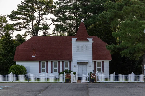 Piney Point, Maryland, ABD 3 Ağustos 2023 St. George Adası 'ndaki Birinci Azizler Cemaati Kilisesi.