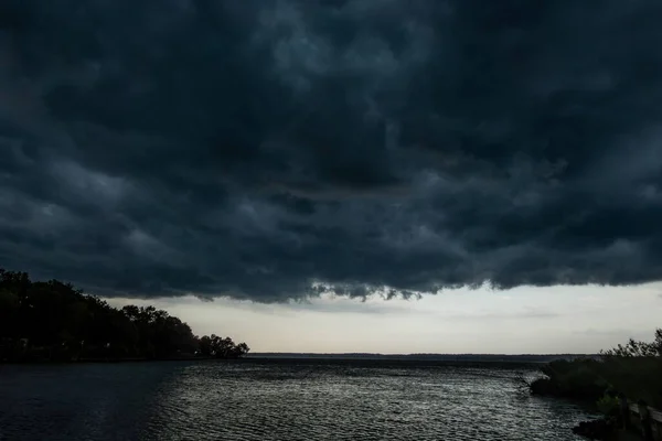 Broomes Island Maryland États Unis Nuages Foncés Dessus Rivière Patuxent — Photo