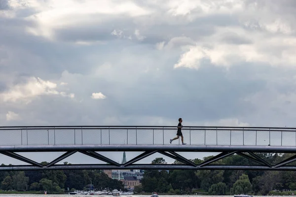 Stockholm Sweden Aug 2023 Jogger Crosses Folke Bernadottes Bro Bridge — Stock Photo, Image