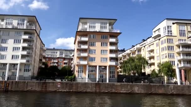 Stockholm Sweden Moving Canal View Boat Residential Apartment Buildings Sodermalm — Stock Video