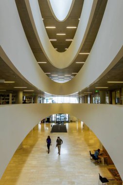 Helsinki, Finlandiya 22 Ağustos 2023 Helsinki Üniversitesi Kütüphanesi içinde 2012 yılında mimarlık firması Anttinen Oiva Mimarlar tarafından tasarlanmıştır.