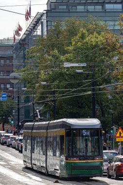 Helsinki, Finlandiya 22 Ağustos 2023 Şehir merkezi ve şehir tramvayı.