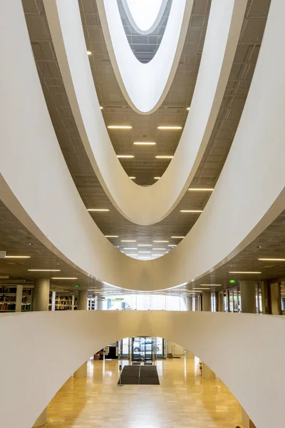 Helsinki Finlande Août 2023 Personnes Intérieur Bibliothèque Université Helsinki Conçu — Photo