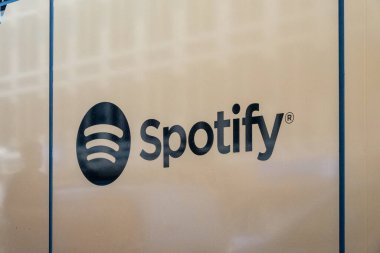 Stockholm, İsveç 4 Eylül 2023 Spotify merkezindeki logo..