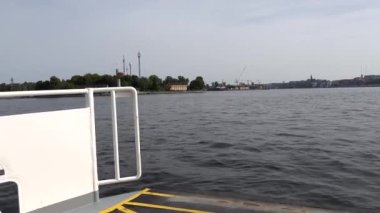 Stockholm, İsveç Baltık Denizi ve Stockholm şehri toplu taşıma feribotundan görülmektedir.. 