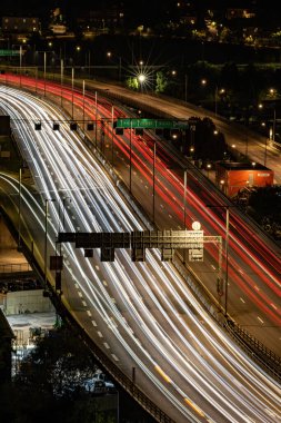 Stockholm, İsveç E4 otobanında şehir merkezinde trafik sıkışıklığı