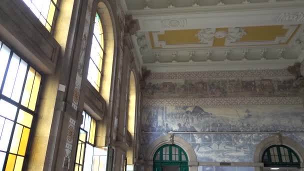 ポルトガル サンベント駅の内壁とセラミックタイル — ストック動画
