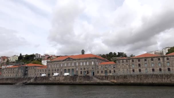 ポルトガル ドゥールー川と歴史的な川の景色 — ストック動画
