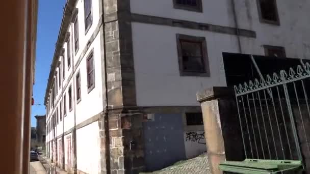 포르투갈 포르투갈 움직이는 트램에서 수있는 리베이라 지역의 주택의 — 비디오