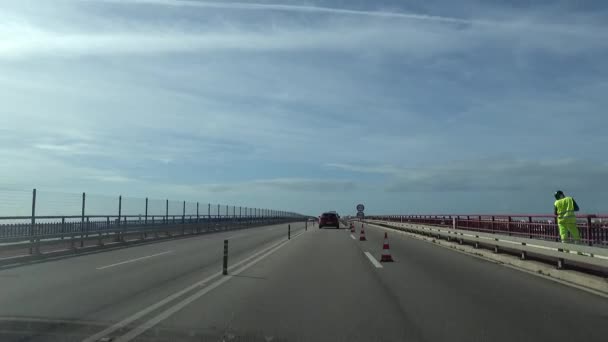アベイロ ポルトガル プラヤ バラ橋 プラヤ バラ半島に架かる — ストック動画