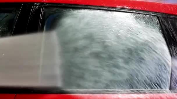 Stockholm Schweden Hochdruckwasser Einer Waschanlage Wird Verwendet Eine Autoscheibe Waschen — Stockvideo