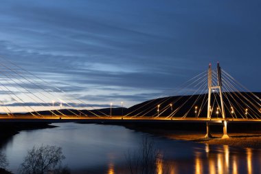 Utsjoki, Finlandiya Sami Köprüsü, Karasjohka Nehri,