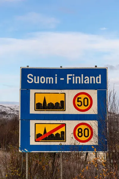 Utsjoki Finlândia Sinal Estrada Limite Velocidade Entrar Finlândia Partir Noruega — Fotografia de Stock